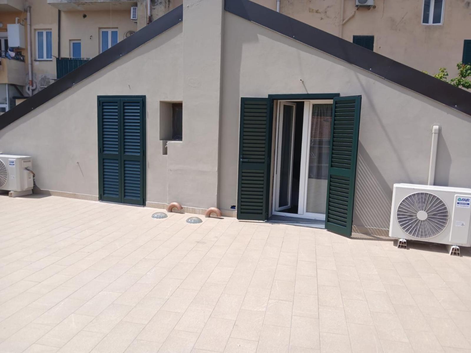 Apartamento Casa N 1 Con Parcheggio Privato E Colonnina Ricarica Livorno Exterior foto